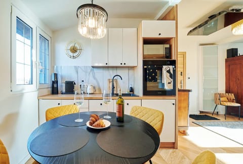 Apartament Bursztynowy Piec Apartment in Pomeranian Voivodeship