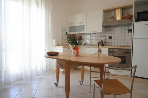 Kitchen or kitchenette, kitchen