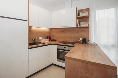 Coffee/tea facilities, Kitchen or kitchenette, pet friendly, stove