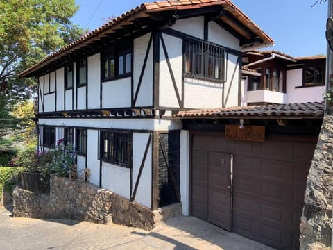 Increible Cuarto, Hostal Sobre el Centro de Valle Apartment in Valle de Bravo