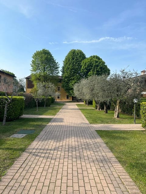 Facade/entrance, Garden