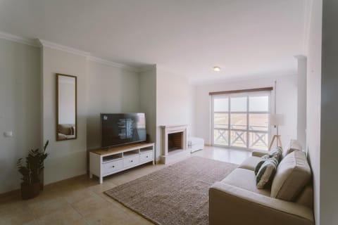 Communal lounge/ TV room, TV and multimedia, Living room, Seating area
