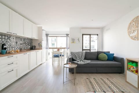 Kitchen or kitchenette, Seating area, Dining area