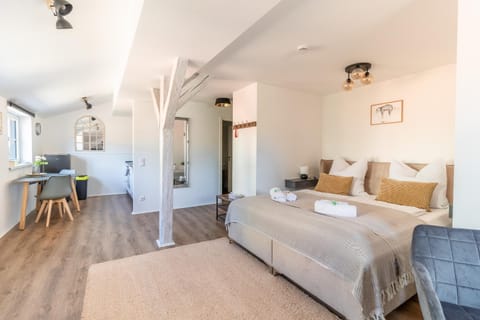 Bed, Living room