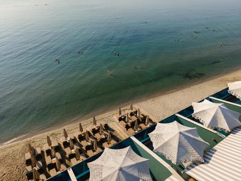 Day, Natural landscape, Summer, Beach, Beach, Sea view, Area and facilities, Time of day, Location, sunbed
