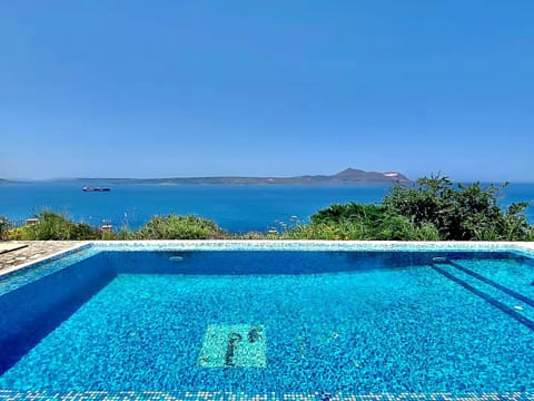 Day, Natural landscape, Mountain view, Pool view, Sea view, Swimming pool