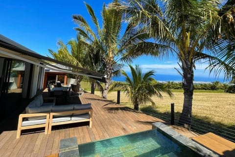 Patio, Spring, Day, Natural landscape, Hot Tub, Garden view, Pool view, Sea view, sunbed