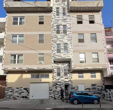 Street view, Location, Parking