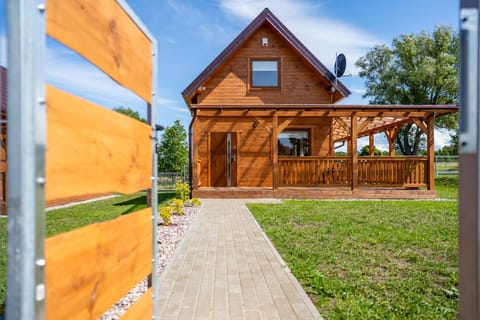 Chabrowa Oaza House in Pomeranian Voivodeship