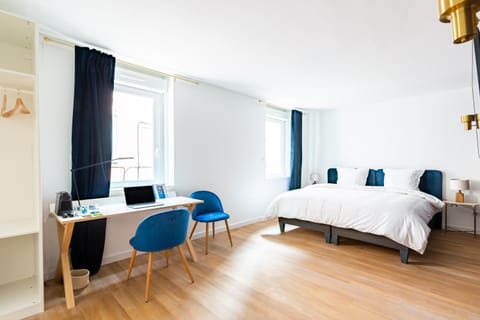 Bed, Bedroom