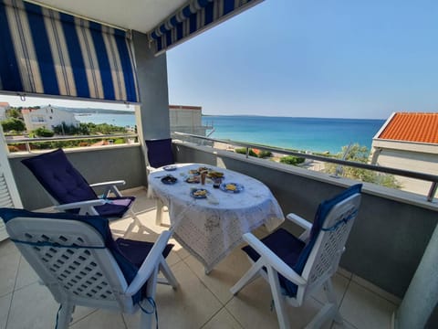 Day, Balcony/Terrace, Seating area, Beach