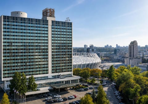 Day, Neighbourhood, City view, Location, Parking