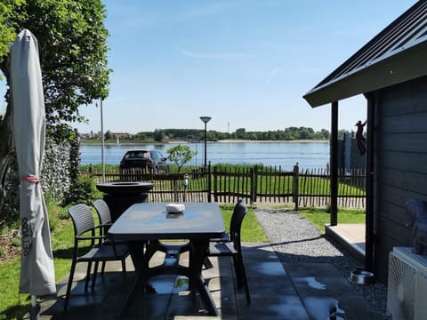 Garden, Balcony/Terrace, Lake view
