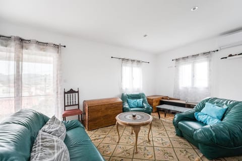 Retro-modern retreat in Esposende House in Viana do Castelo District