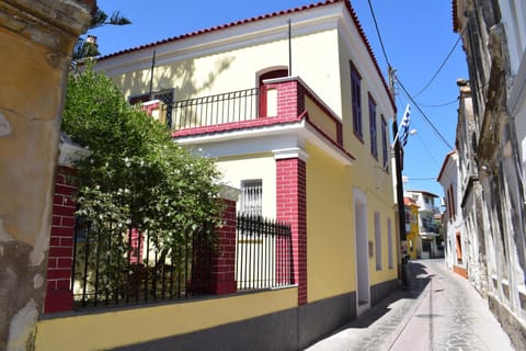 Property building, Street view