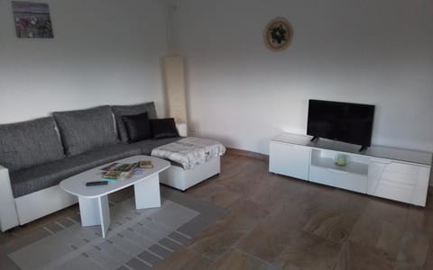 TV and multimedia, Seating area