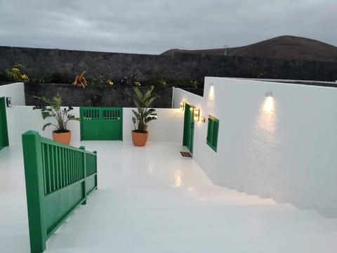 Patio, Facade/entrance