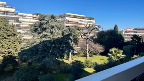 Balcony/Terrace, Garden view