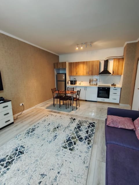 Seating area, Dining area, minibar, pet friendly, stove