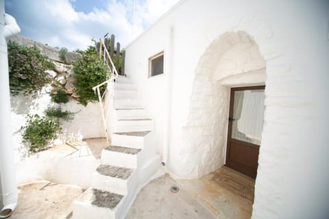 Trullibellula House in Province of Taranto