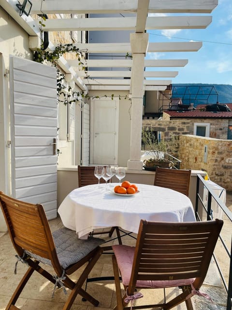 Balcony/Terrace, Dining area