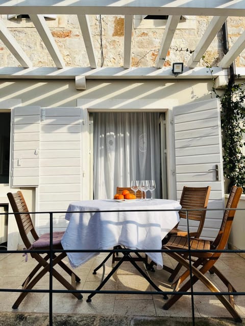 Balcony/Terrace, Dining area