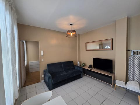 Appartement spacieux 28m2 avec chambre séparée Apartment in Issy-les-Moulineaux