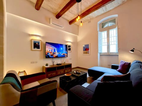 Sliema Unique 4 Bedroom Townhouse Off The Beach House in Sliema