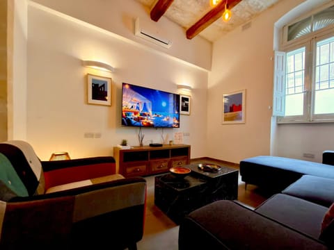 Sliema Unique 4 Bedroom Townhouse Off The Beach House in Sliema