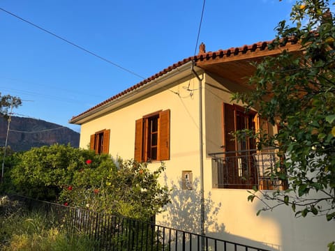 Lemon Tree House House in Leonidio