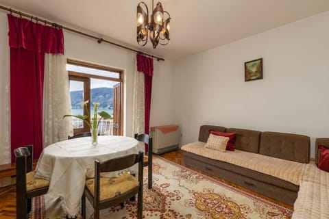 Apartman BISER - Igalo centar Apartment in Dubrovnik-Neretva County