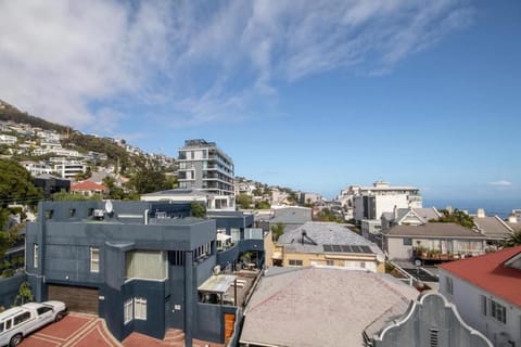 Cosy 1 Bed in Sea Point The Ivory Apartment in Sea Point