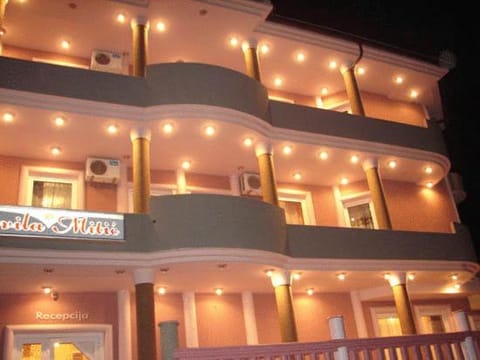 Property building, Day