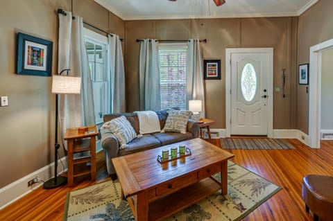 Quaint Anderson Home with Sunroom, Walk To Downtown! House in Anderson