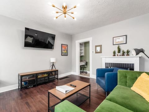 Blenkner Bungalowgvillagepetsok House in German Village