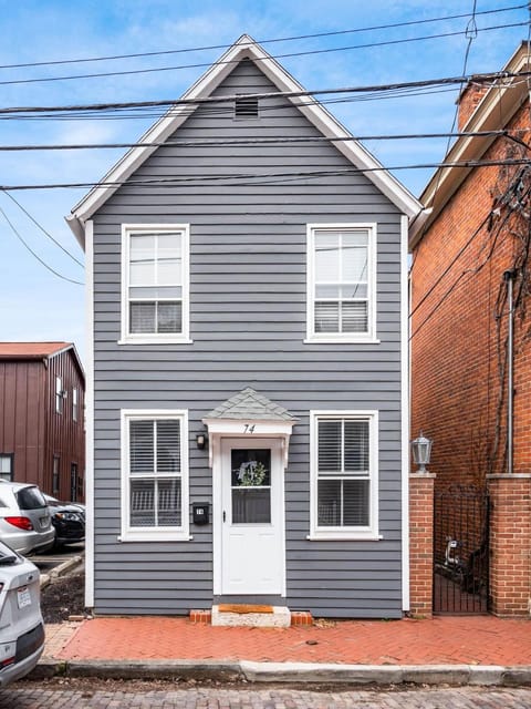 Blenkner Bungalowgvillagepetsok House in German Village