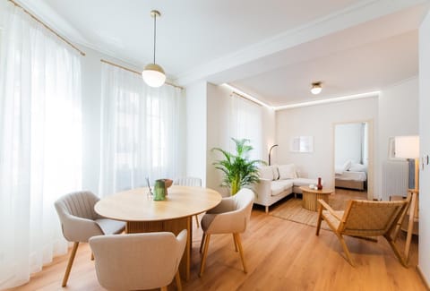 Living room, Seating area, Dining area