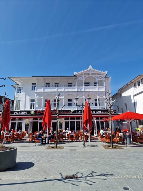 Property building, sunbed