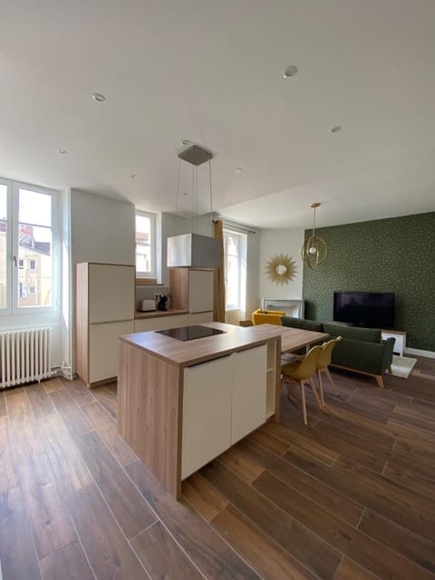 Kitchen or kitchenette, minibar, pet friendly, stove