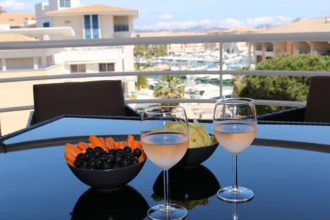 Patio, View (from property/room), Balcony/Terrace, Balcony/Terrace, Dining area, Mountain view, Sea view