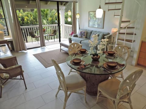 Patio, View (from property/room), Balcony/Terrace, Living room, Seating area, Dining area