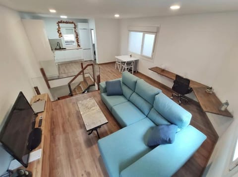 Communal lounge/ TV room, TV and multimedia, Kitchen or kitchenette, Living room, Seating area, Dining area