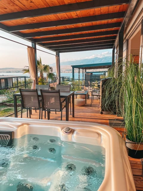 Hot Tub, Hot Tub, Balcony/Terrace, Pool view
