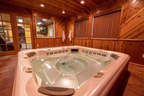 Hot Tub, Hot Tub