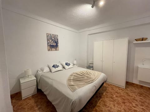 Bedroom, wardrobe