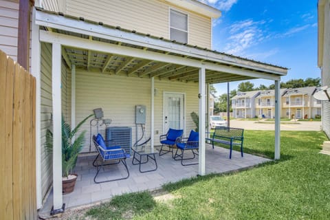 Walk to Beach Gulfport Retreat with Patio House in Gulfport