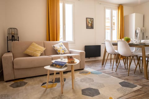 Living room, Seating area, Dining area