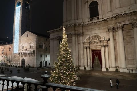 Piazza Duomo Cathedral View Apartment in Province of Brescia