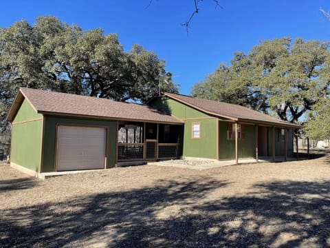 Lambert Park on Medina River Bed and Breakfast in Bandera