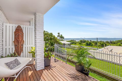 Patio, Patio, Natural landscape, View (from property/room), View (from property/room), Balcony/Terrace, Balcony/Terrace, City view, City view, Lake view, Lake view, Landmark view, Landmark view, Sea view, Sea view, Location